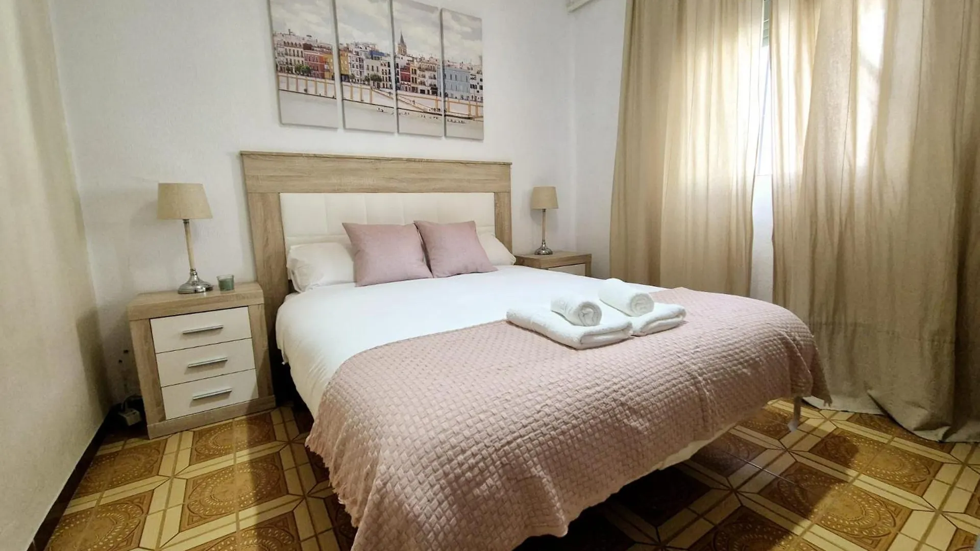 Triana 44 Familiar Luxury Apartment Seville Spain