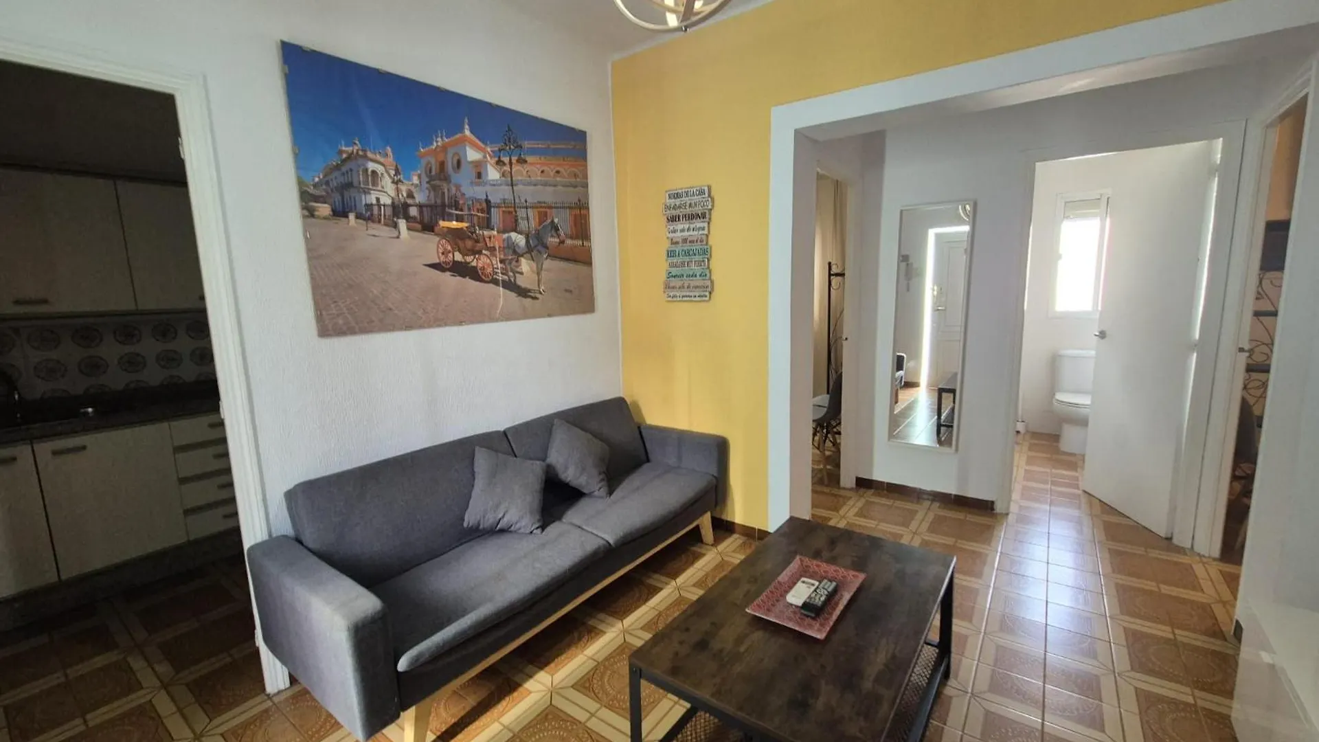 Triana 44 Familiar Luxury Apartment Seville Spain
