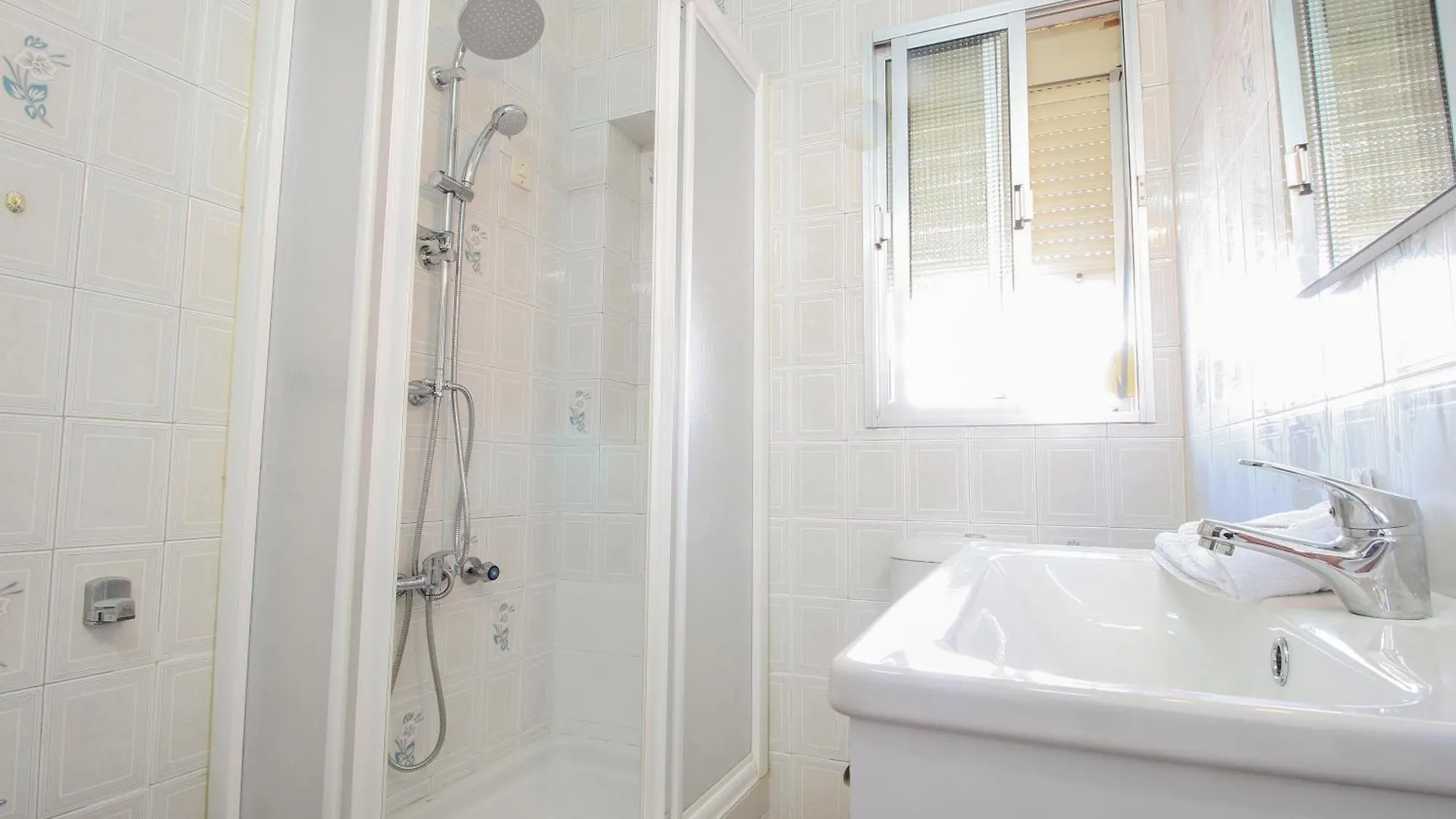 Triana 44 Familiar Luxury Apartment Seville